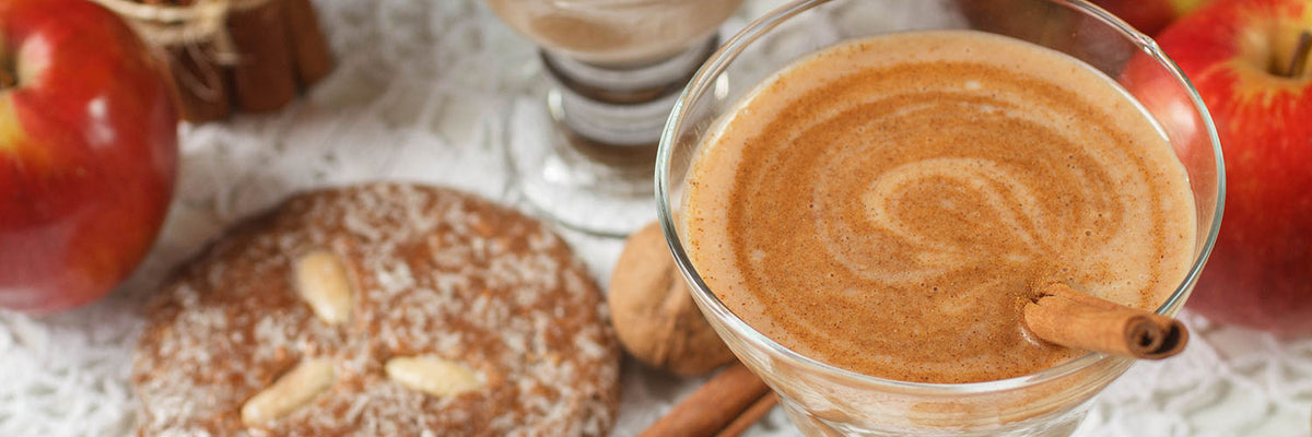 Apple smoothie with nuts and cinnamon. Diet drinks. Healthy eati