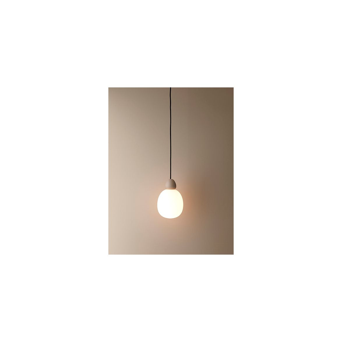 BUDDY taklampa sand/opal