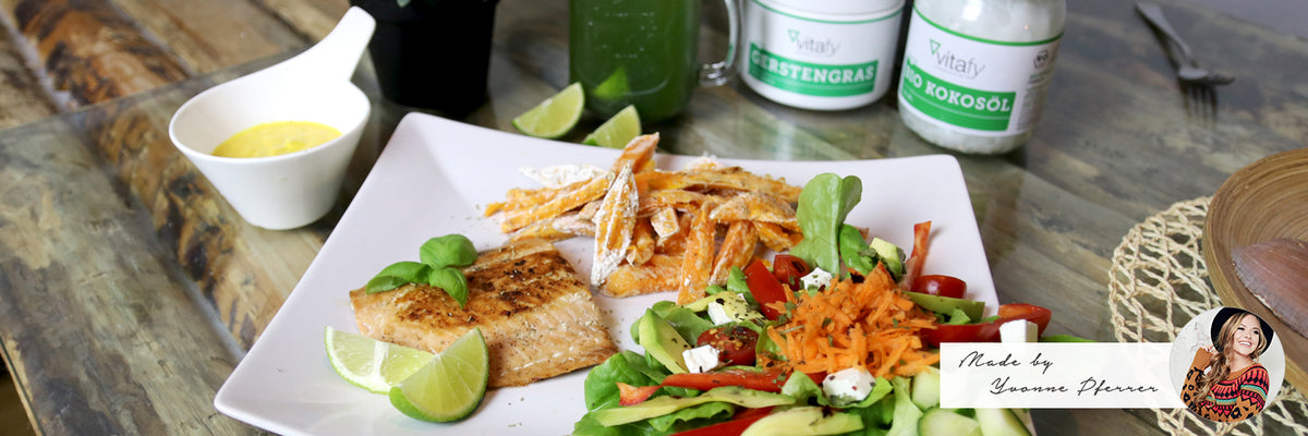 Süßkartoffel-Pommes mit Lachs und Salat_Header
