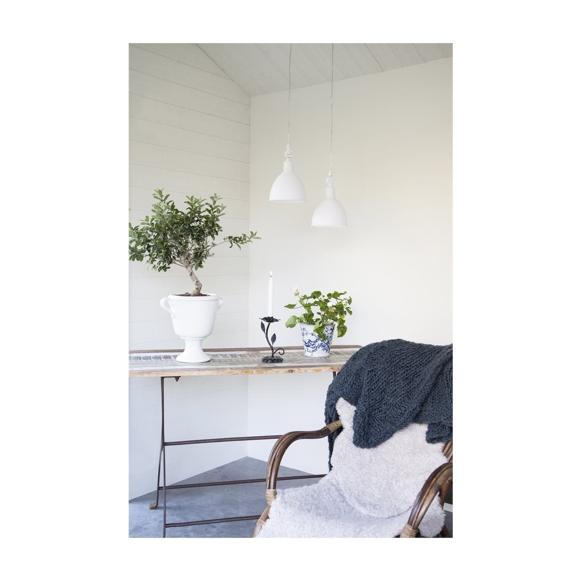 BAZAR fönsterlampa sandvit