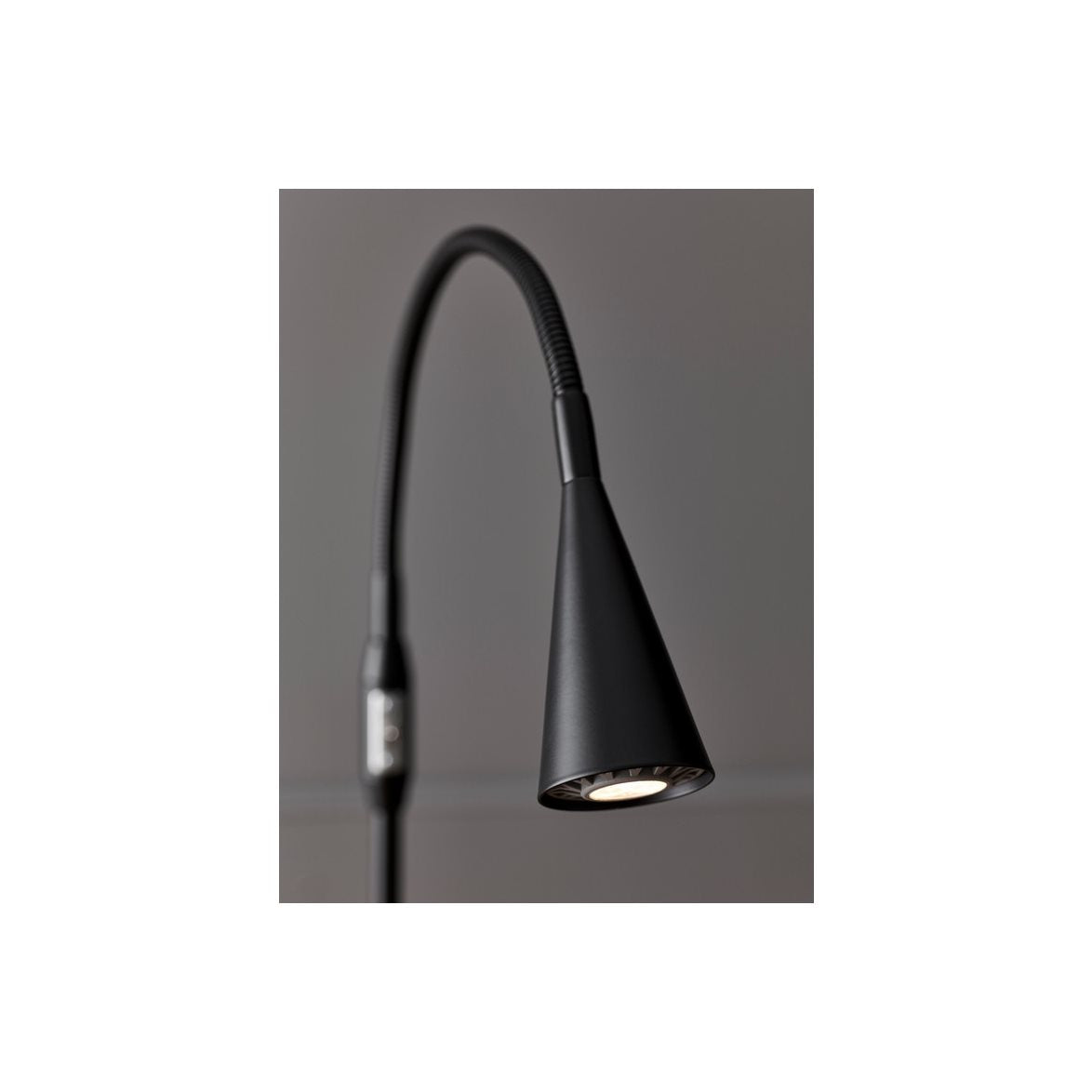 Ledro golvlampa mattsvart
