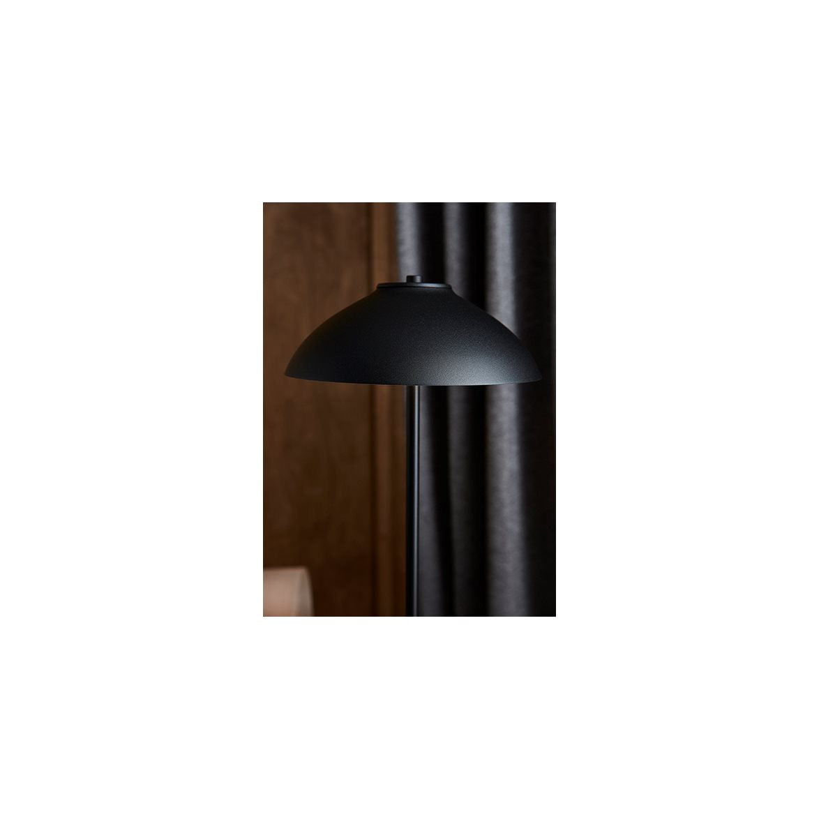Vali High bordslampa svartstruktur